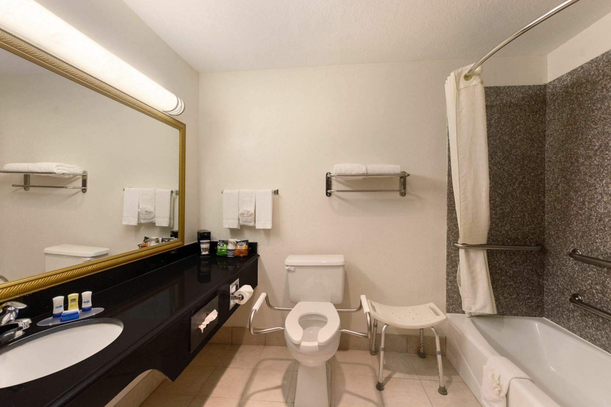 Broadway Inn & Suites โอคลาโฮมาซิตี้ ภายนอก รูปภาพ