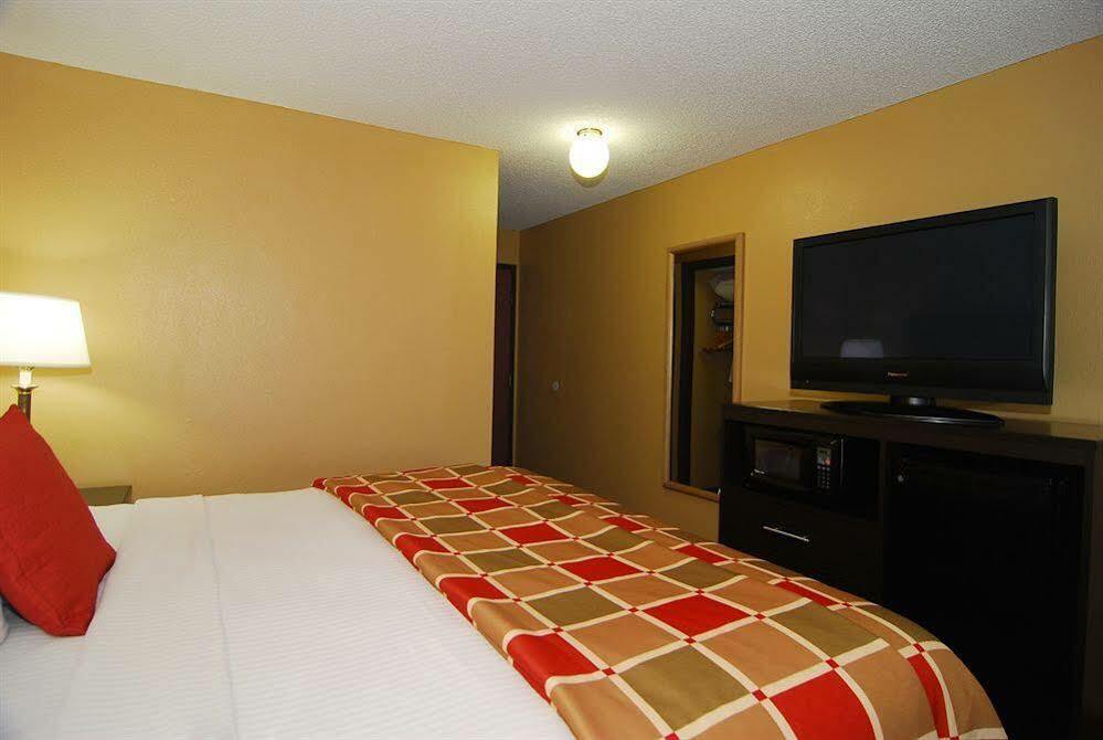 Broadway Inn & Suites โอคลาโฮมาซิตี้ ภายนอก รูปภาพ