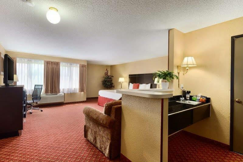 Broadway Inn & Suites โอคลาโฮมาซิตี้ ภายนอก รูปภาพ